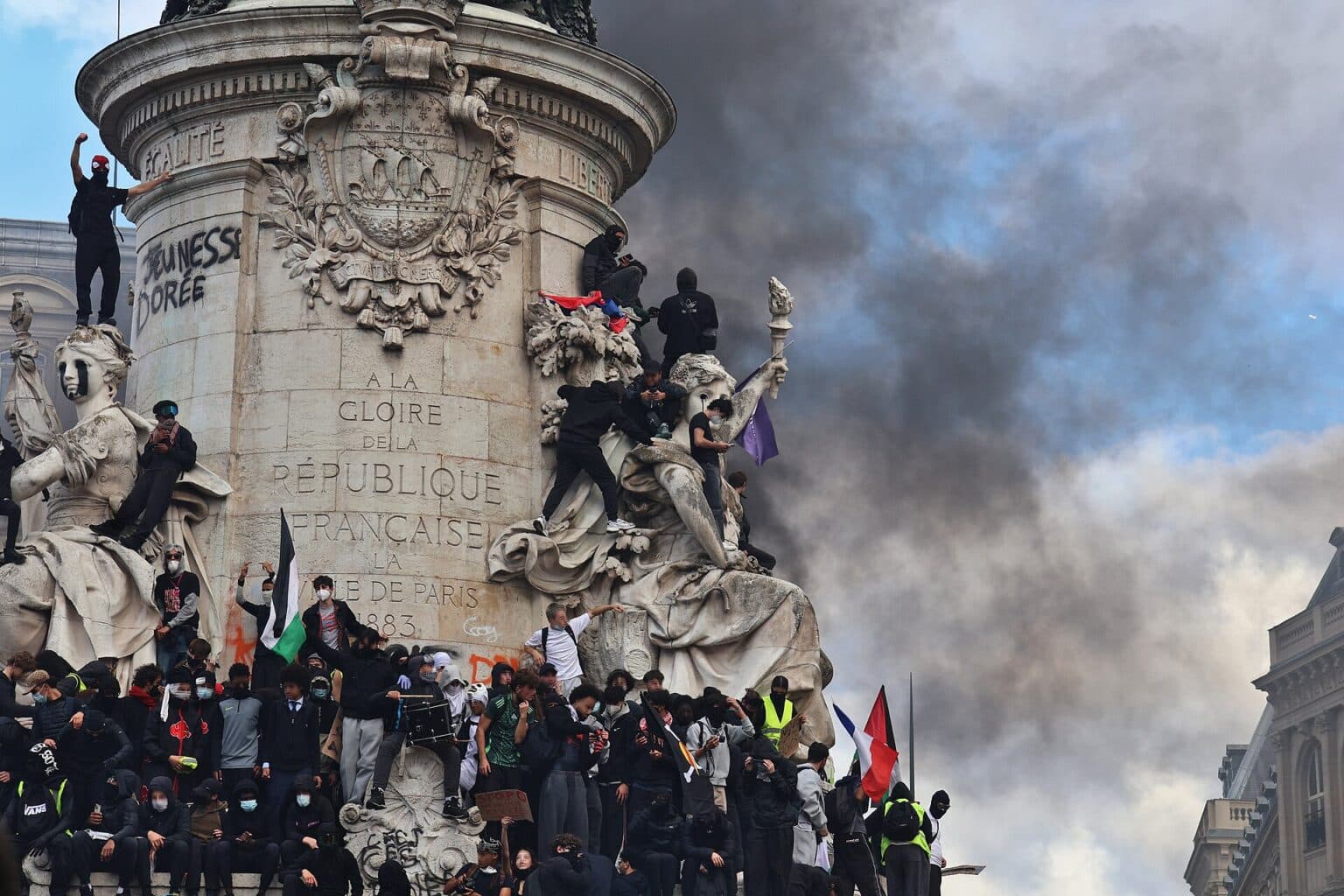 Franceriots-1536x1024.jpg